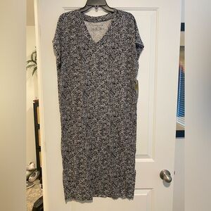 NWT Nottibianche night gown.